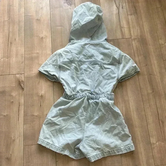 4/$25 Zara Denim Romper with Hood Snap Buttons Elastic Waist Light Wash Sz 11-12 - Picture 6 of 7